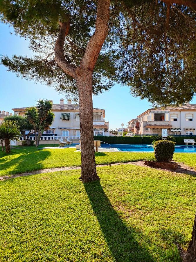 Casa De Buenos Dias Lägenhet Torrevieja Exteriör bild
