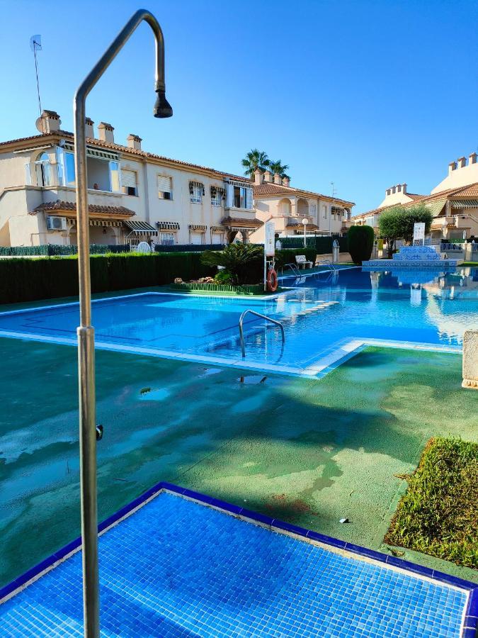 Casa De Buenos Dias Lägenhet Torrevieja Exteriör bild